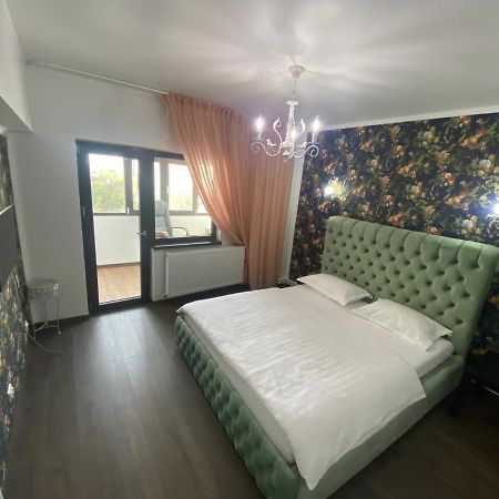 Violetta Apartament Бузау Екстериор снимка