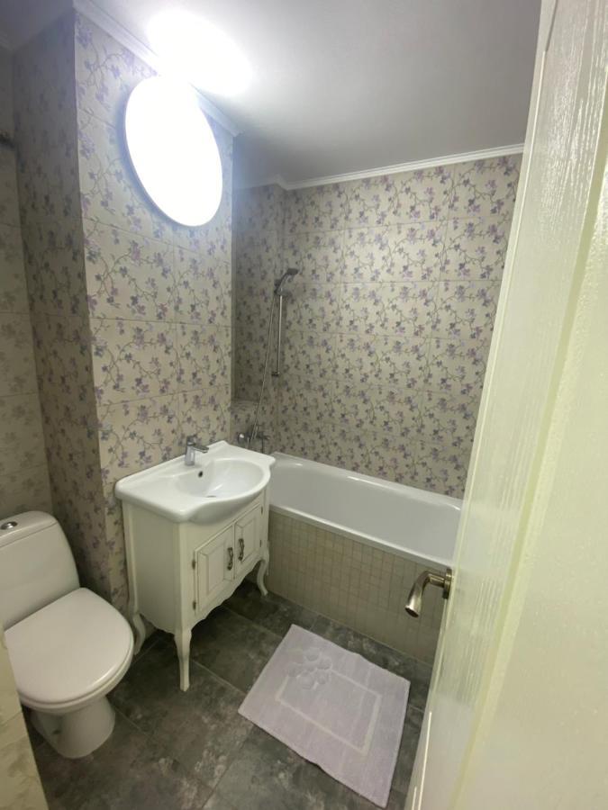 Violetta Apartament Бузау Екстериор снимка