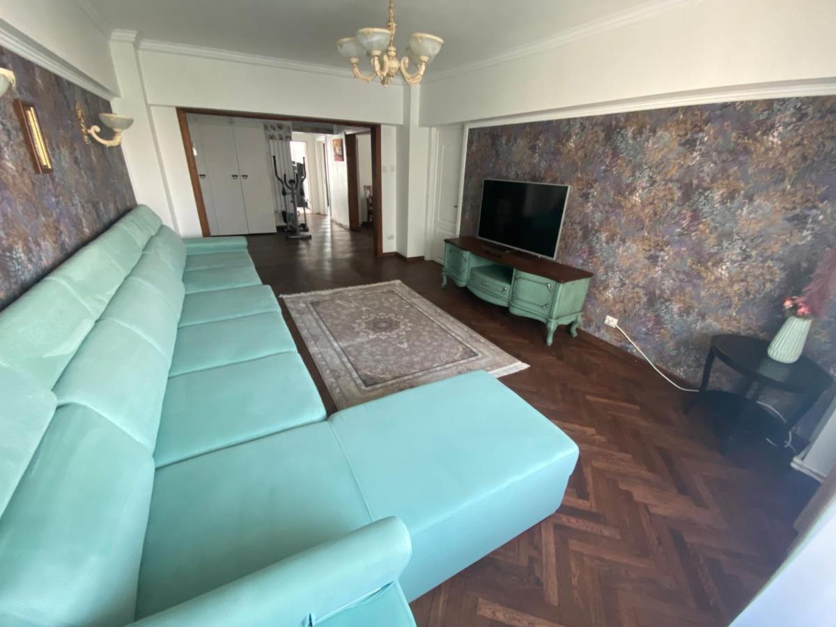 Violetta Apartament Бузау Екстериор снимка