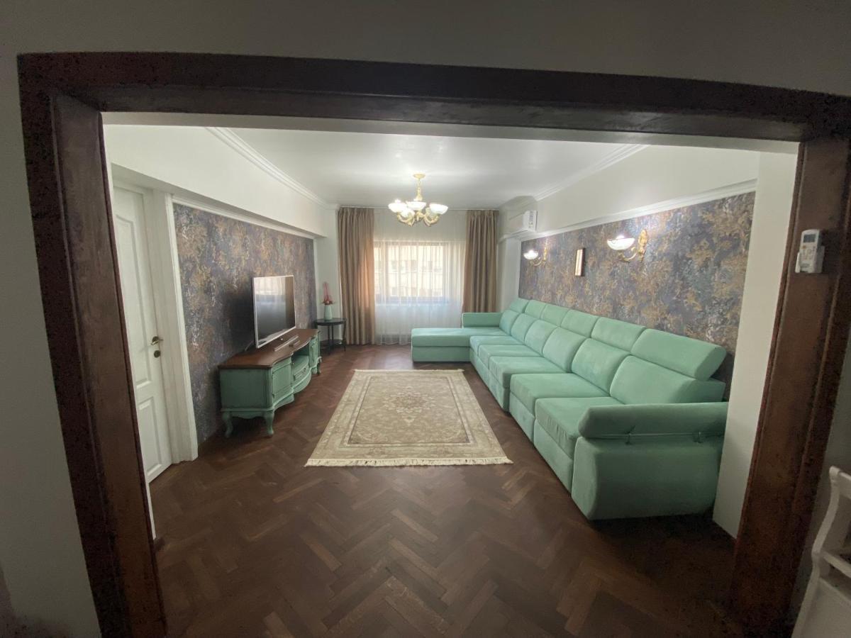 Violetta Apartament Бузау Екстериор снимка