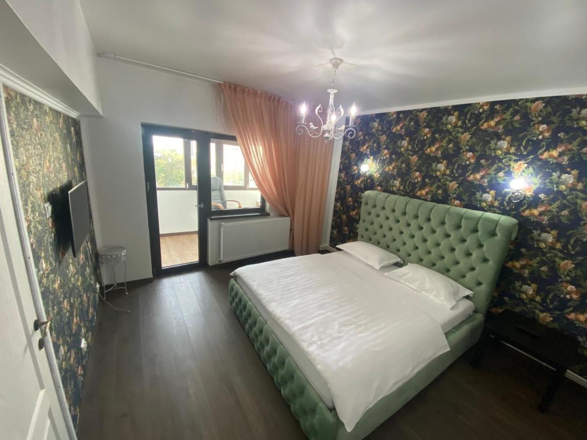 Violetta Apartament Бузау Екстериор снимка